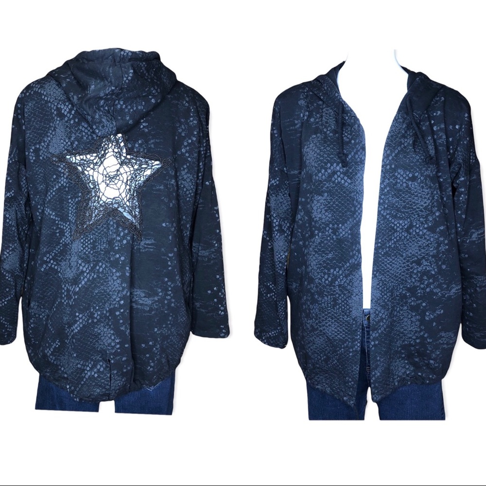 TEMPO PARIS Open Front Hooded Sweatshirt Crochet Star Back Snakeskin Black S/M